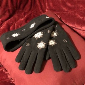 ❄️ 2/$15 Black snowflake winter gloves/headband
